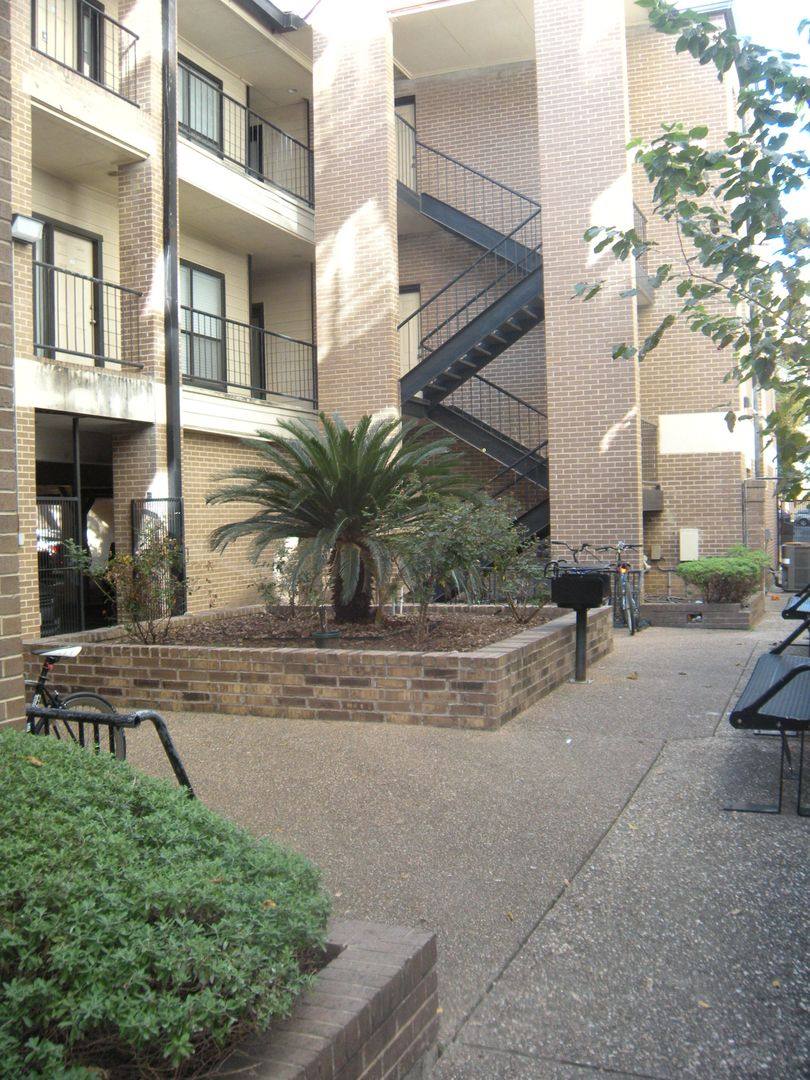 Apartment for rent at 704 W 21st St, Austin, TX 78705