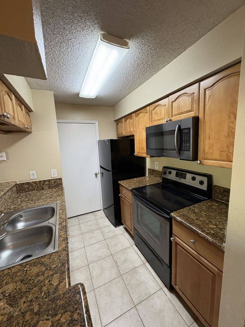 Apartment for rent at 249 Afton Square, Altamonte Springs, FL 32714