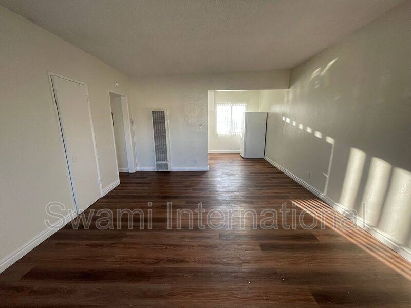 Apartment for rent at 10970 S Figueroa St #7, Los Angeles, CA 90061