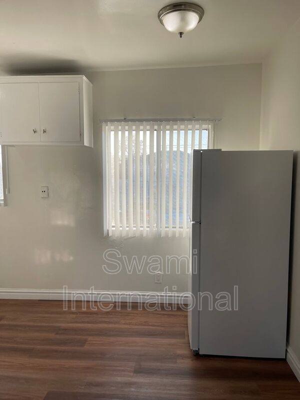 Apartment for rent at 10970 S Figueroa St #7, Los Angeles, CA 90061