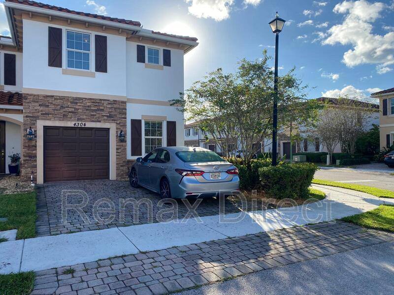 Townhouse for rent at 4304 Chalmers Lane, West Palm Beach, FL 33417