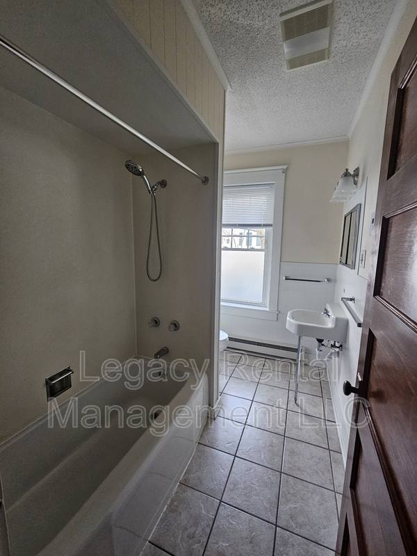 281 E Main St #3, Plymouth, PA 18651 - Apartment for Rent - Image 7