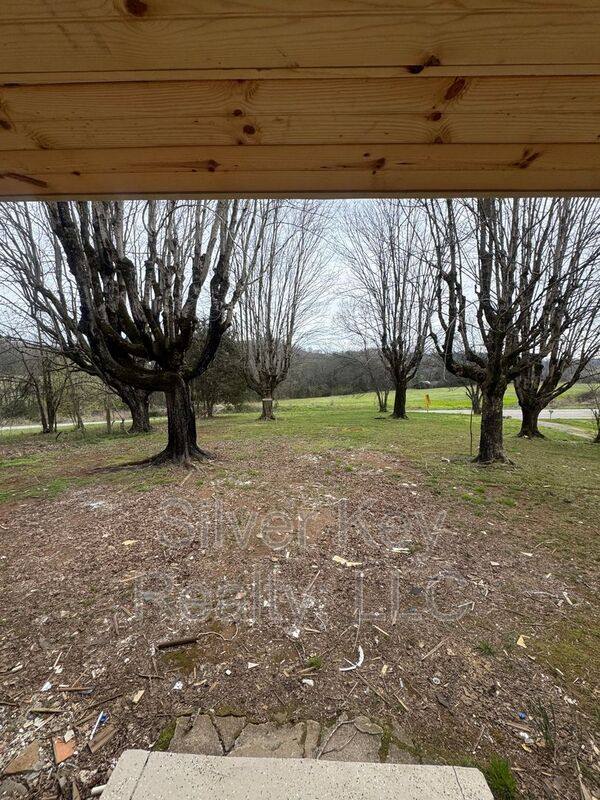 House for rent at 3663 Sweetwater Vonore Rd, Sweetwater, TN 37874
