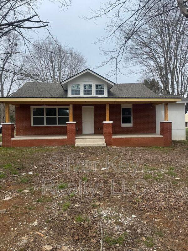 House for rent at 3663 Sweetwater Vonore Rd, Sweetwater, TN 37874