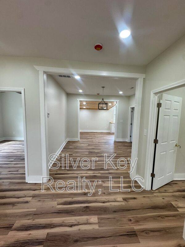 House for rent at 3663 Sweetwater Vonore Rd, Sweetwater, TN 37874