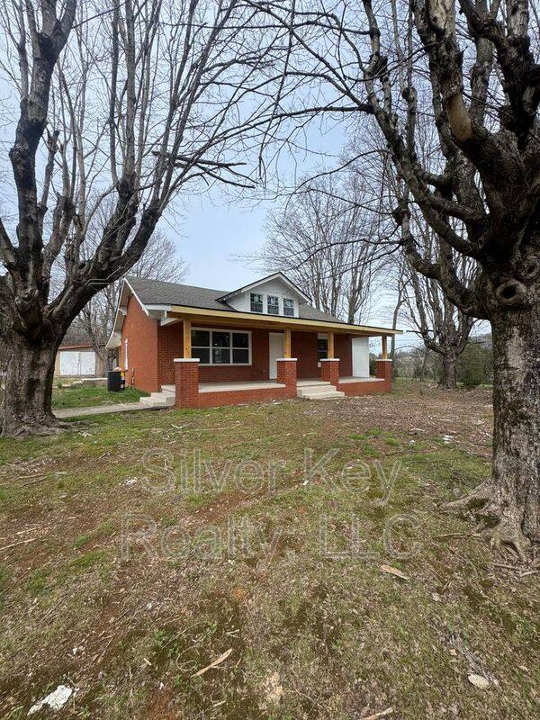 House for rent at 3663 Sweetwater Vonore Rd, Sweetwater, TN 37874