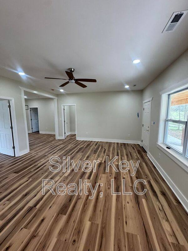 House for rent at 3663 Sweetwater Vonore Rd, Sweetwater, TN 37874