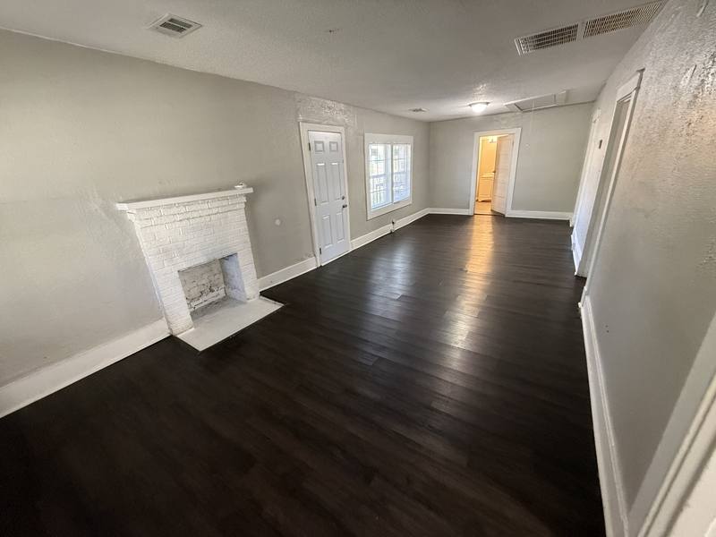 House for rent at 728 N Holmes St, Memphis, TN 38122