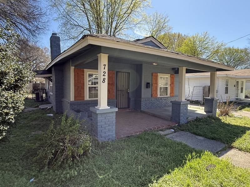 House for rent at 728 N Holmes St, Memphis, TN 38122