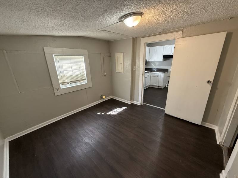 House for rent at 728 N Holmes St, Memphis, TN 38122