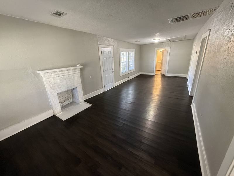 House for rent at 728 N Holmes St, Memphis, TN 38122