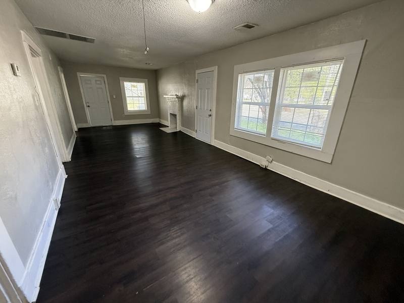House for rent at 728 N Holmes St, Memphis, TN 38122