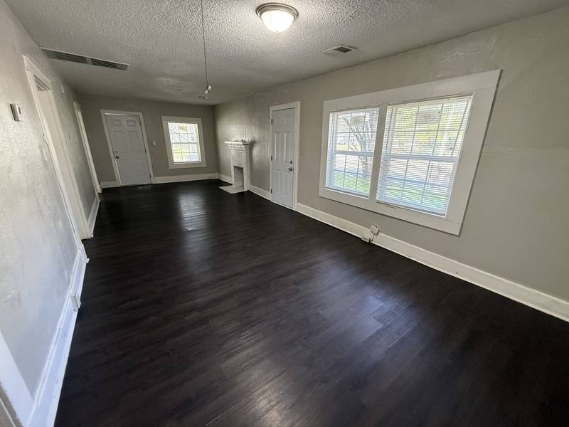House for rent at 728 N Holmes St, Memphis, TN 38122