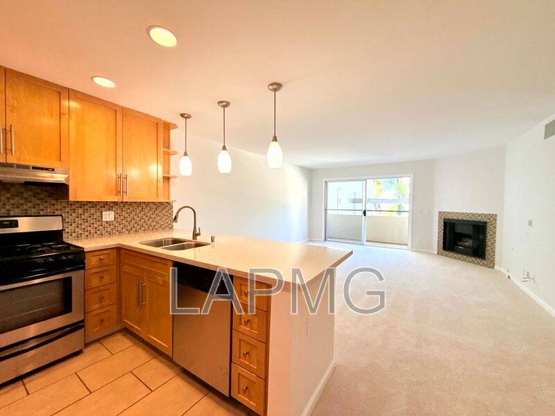 Condo for rent at 4702 Fulton Ave #209, Sherman Oaks, CA 91423