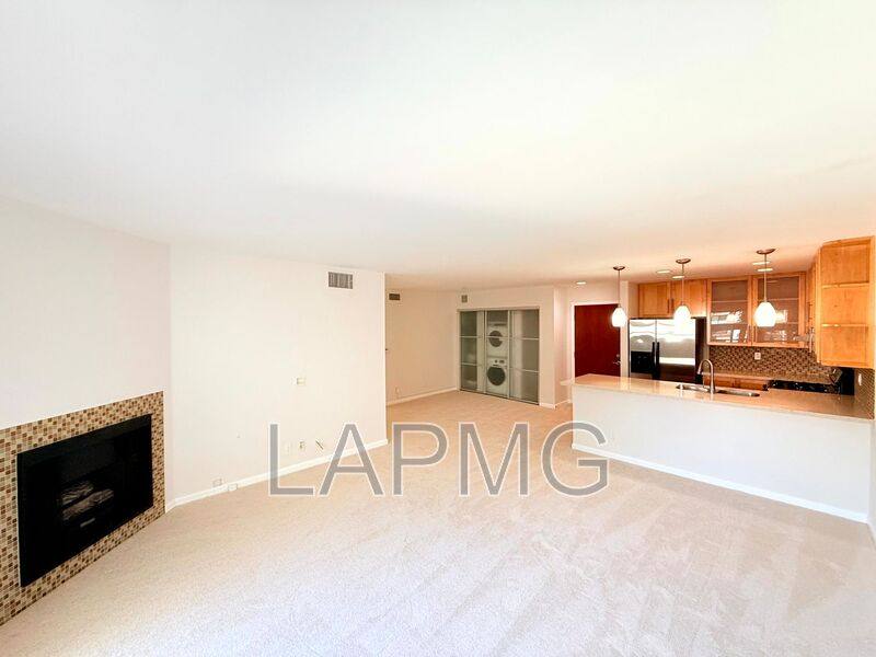 Condo for rent at 4702 Fulton Ave #209, Sherman Oaks, CA 91423