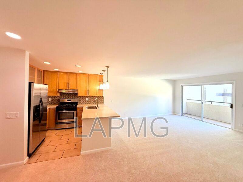 Condo for rent at 4702 Fulton Ave #209, Sherman Oaks, CA 91423