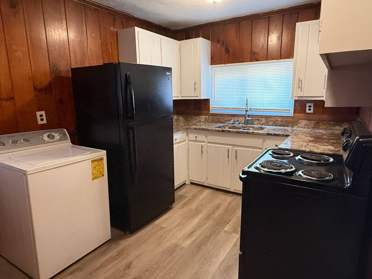 Townhouse for rent at 3104 Creighton Dr, Charlotte, NC 28205