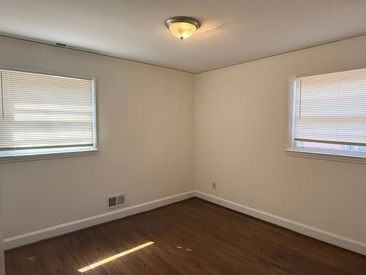 Townhouse for rent at 3104 Creighton Dr, Charlotte, NC 28205