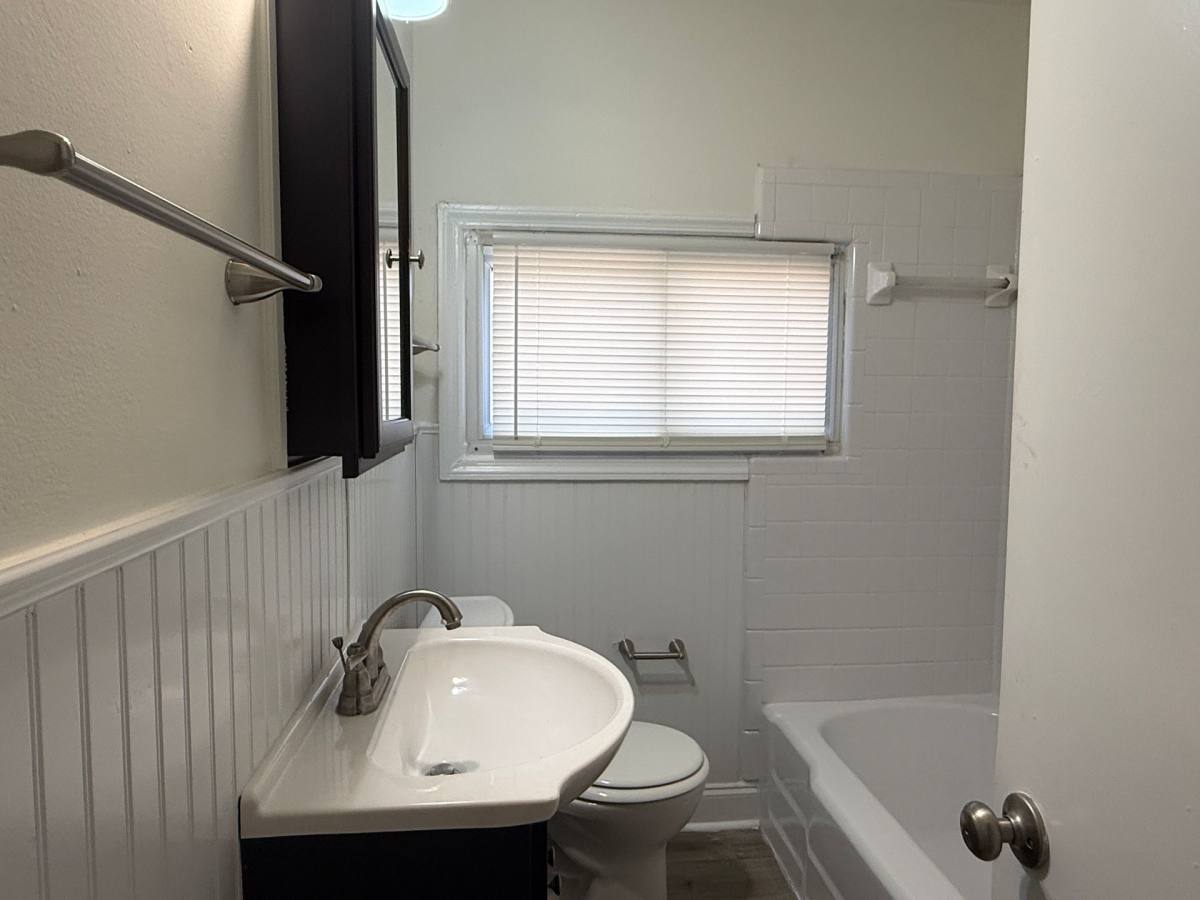 Townhouse for rent at 3104 Creighton Dr, Charlotte, NC 28205