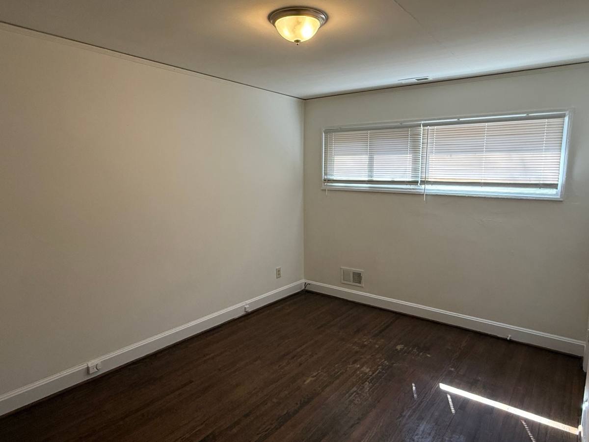 Townhouse for rent at 3104 Creighton Dr, Charlotte, NC 28205