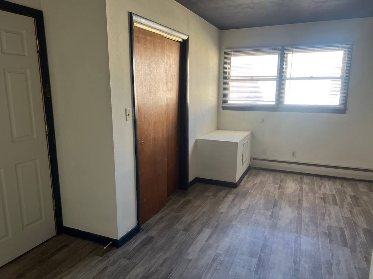 Apartment for rent at 815 Charles St, Dekalb, IL 60115