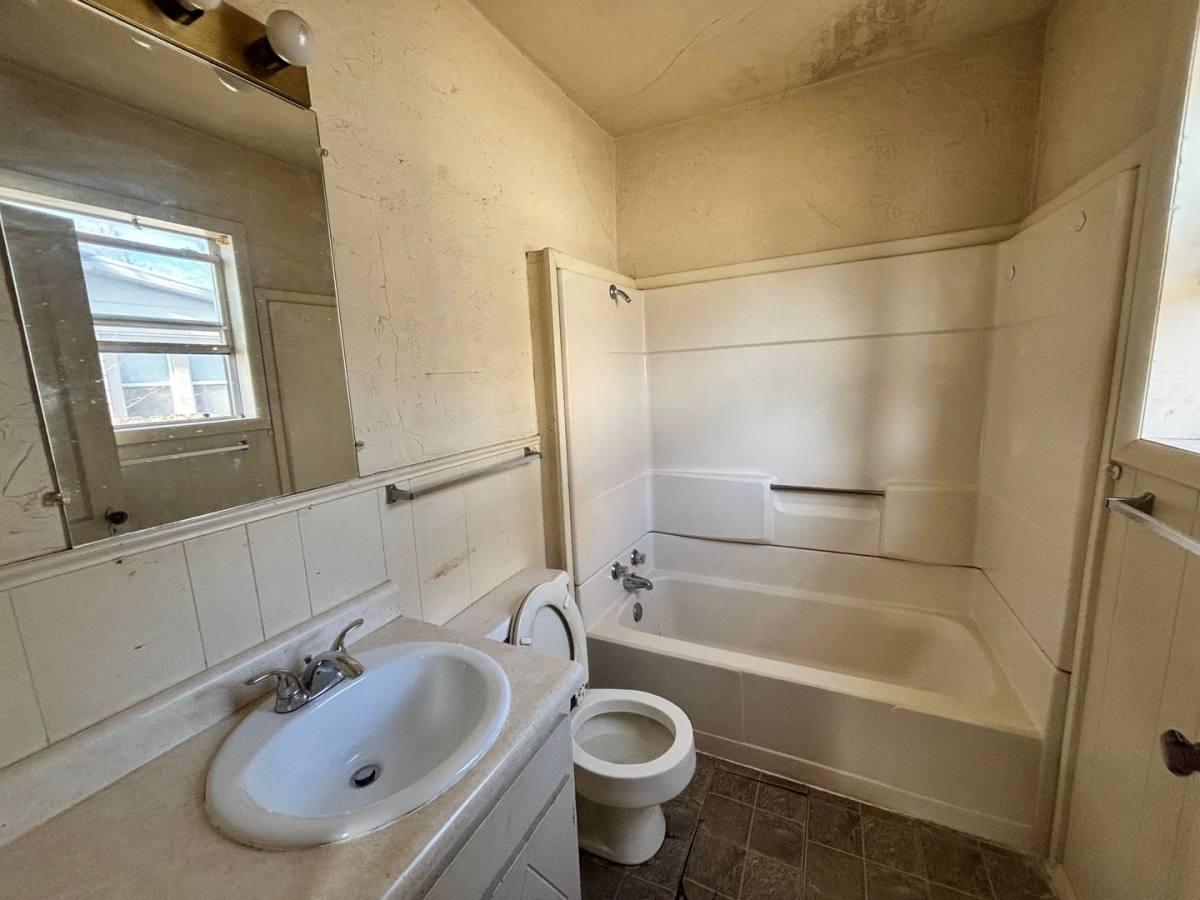House for rent at 703 N Blvd, Edmond, OK 73034
