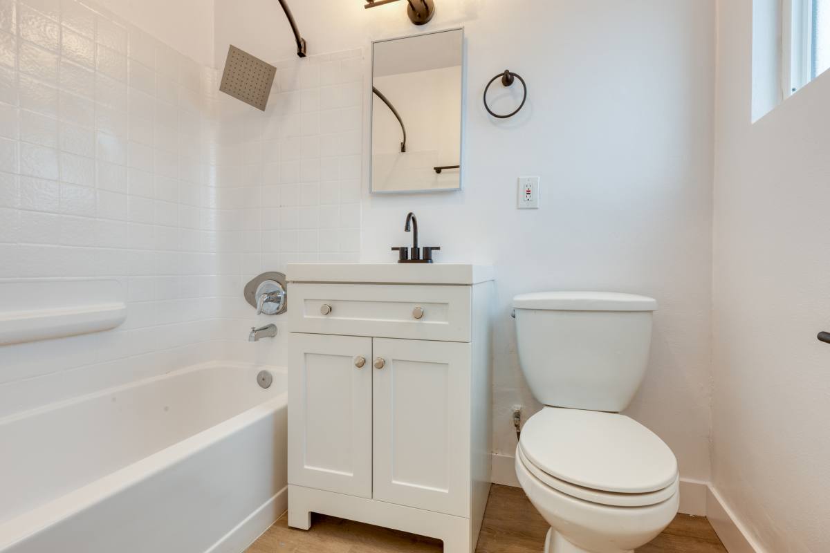 Apartment for rent at 10015 Alondra Blvd, Bellflower, CA 90706