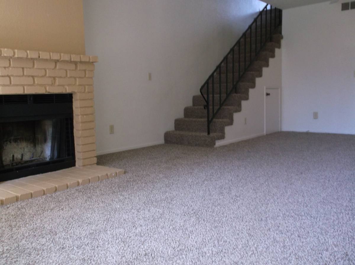 Apartment for rent at 190 N Willow Ave, Fresno, CA 93727