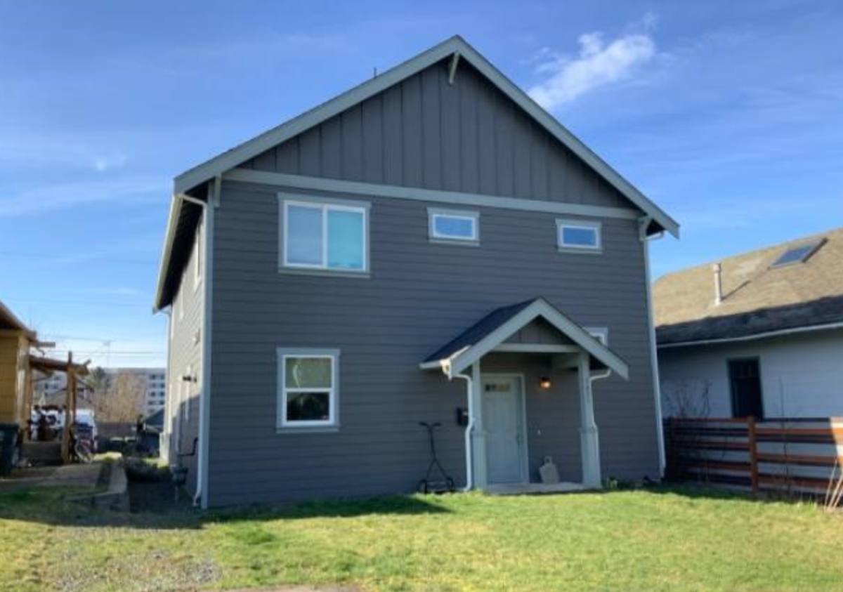 House for rent at 1631 Iron St, Bellingham, WA 98225