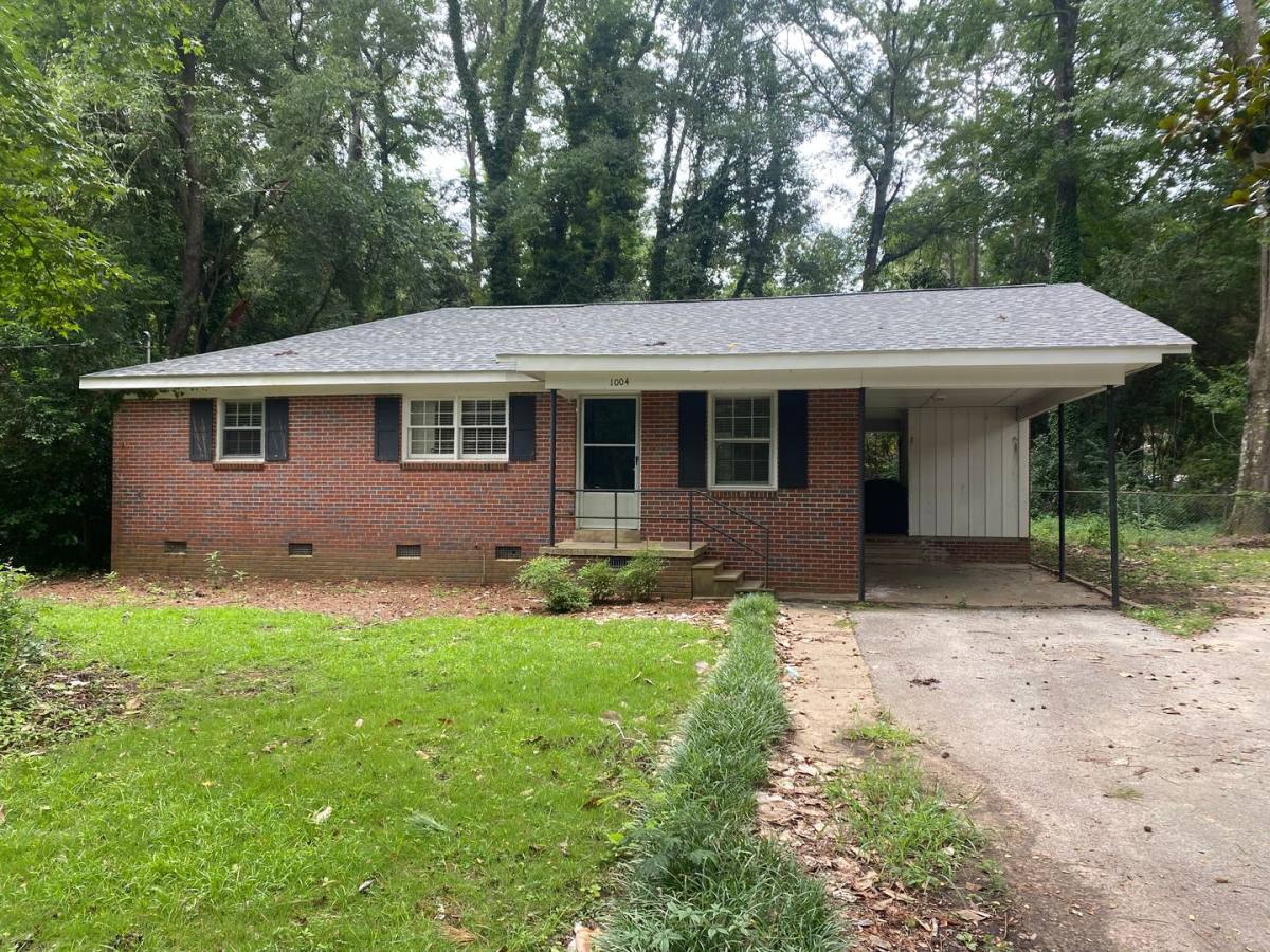 House for rent at 1004 E Magnolia Ave, Auburn, AL 36830