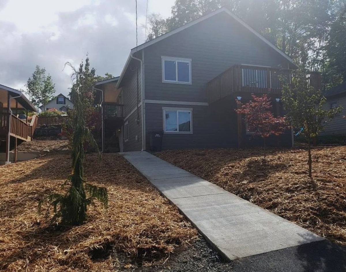 Apartment for rent at 1017 Jersey St, Bellingham, WA 98225