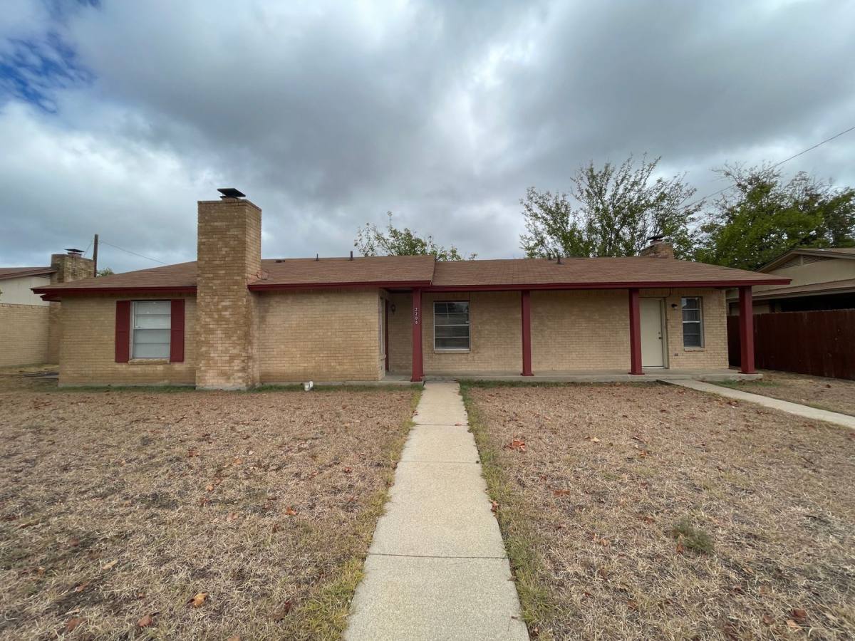 Apartment for rent at 2208 Hunt Dr, Killeen, TX 76543