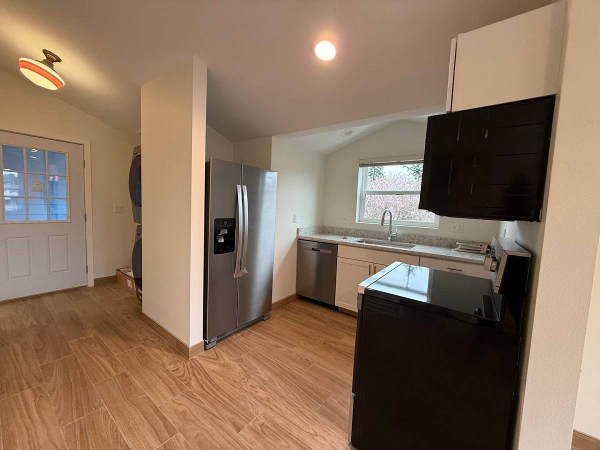 Apartment for rent at 10735 SE Holgate Blvd, Portland, OR 97266