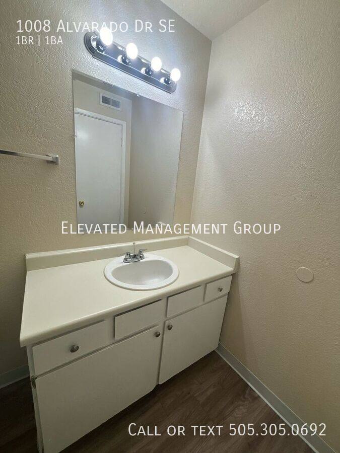Apartment for rent at 1008 Alvarado Dr SE #6, Albuquerque, NM 87108