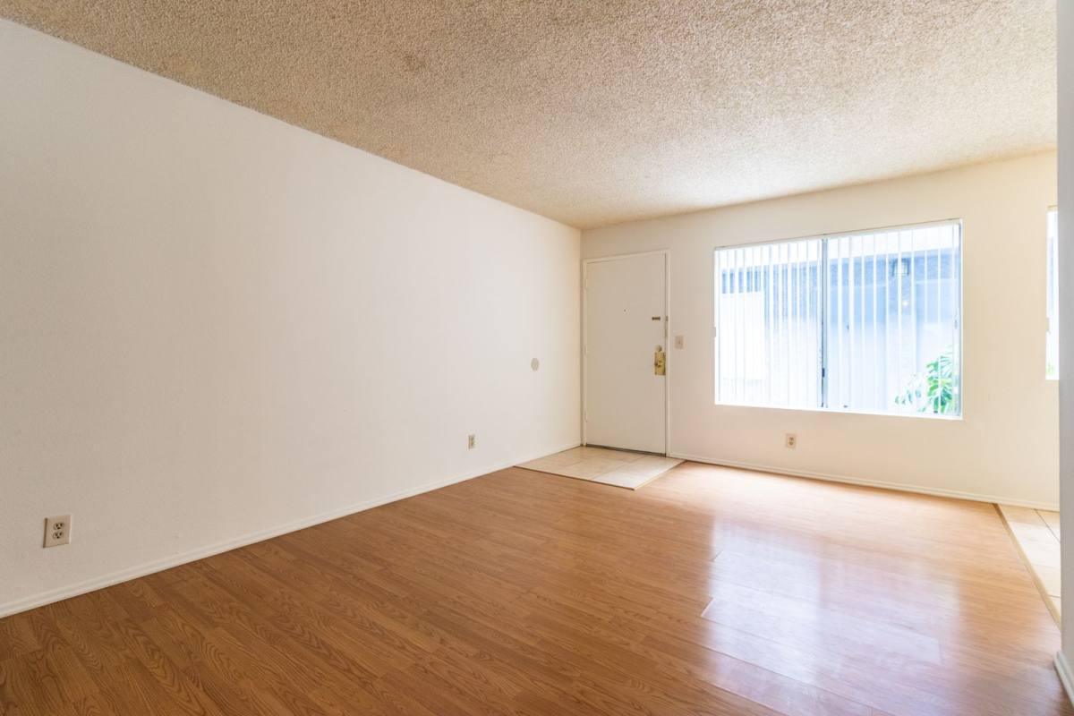 Apartment for rent at 10845 Camarillo St, North Hollywood, CA 91602