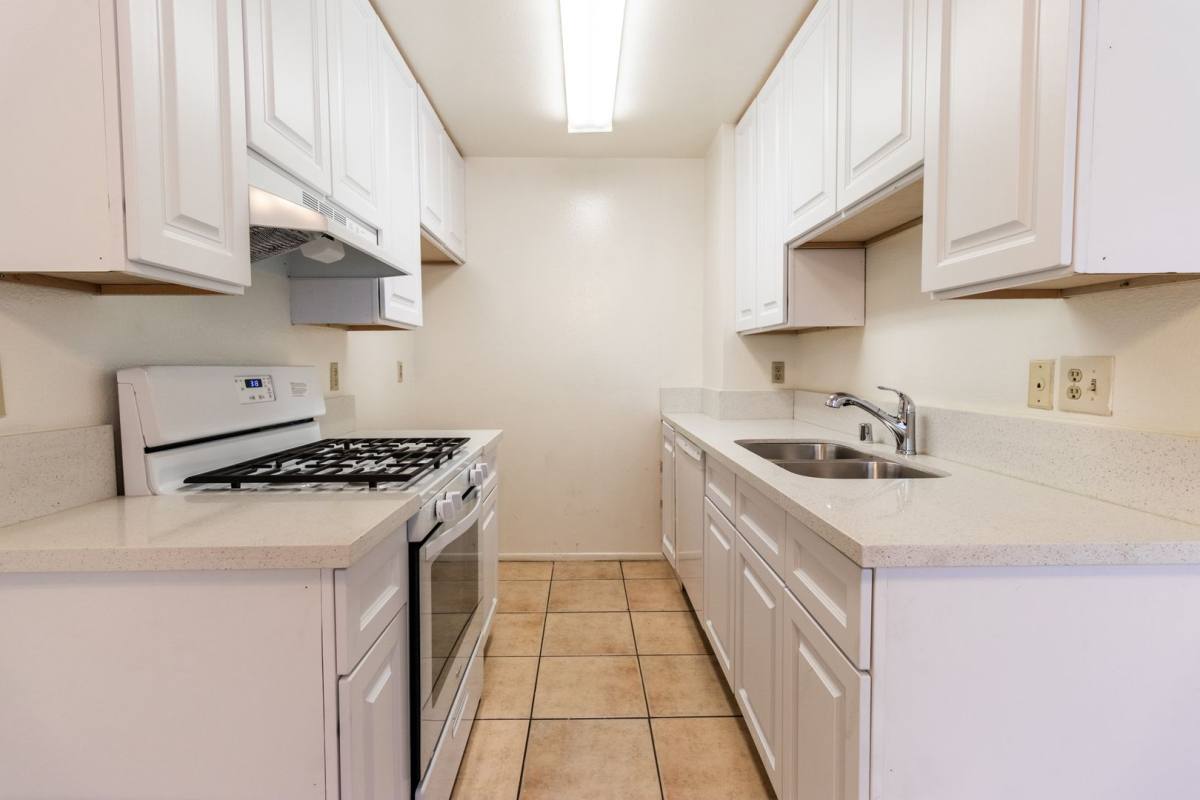 Apartment for rent at 10845 Camarillo St, North Hollywood, CA 91602