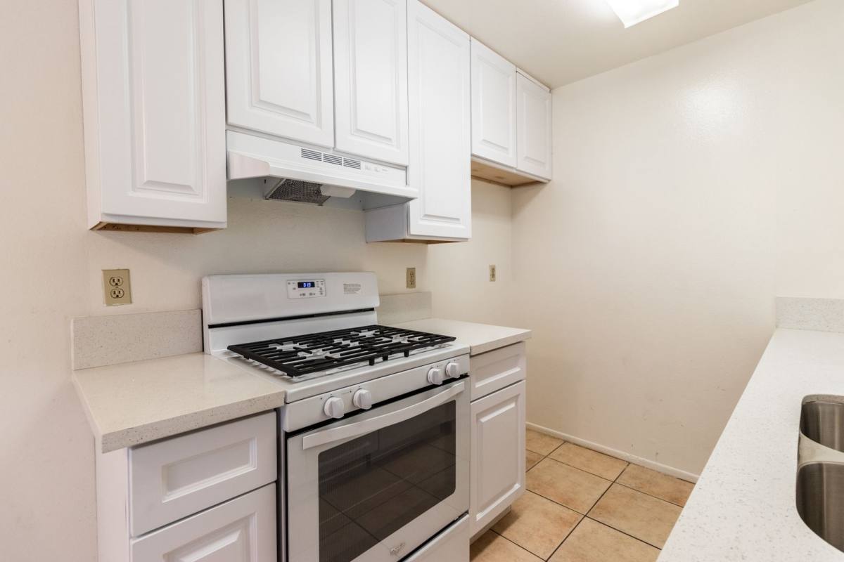 Apartment for rent at 10845 Camarillo St, North Hollywood, CA 91602