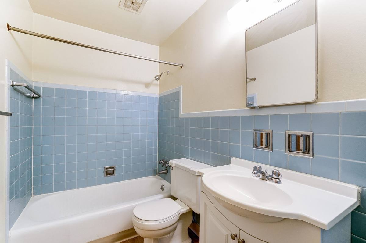 Apartment for rent at 200 Broad Meadows Blvd, Columbus, OH 43214