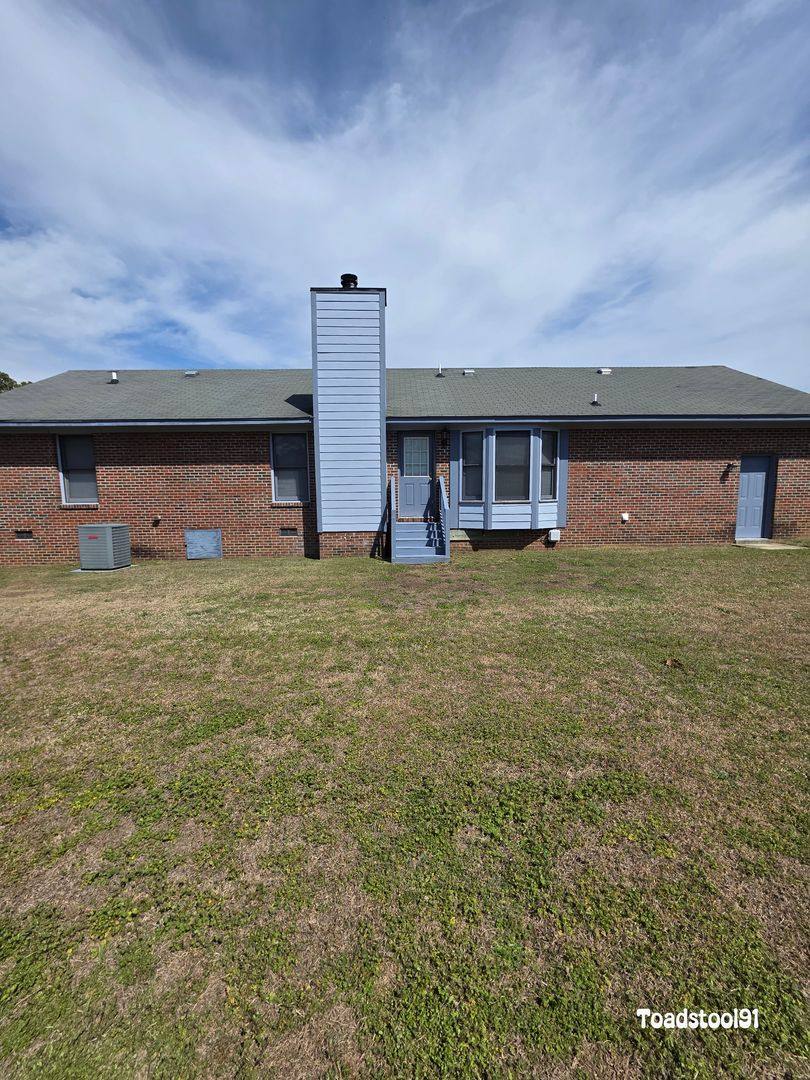House for rent at 513 Roundtree Dr, Fayetteville, NC 28303