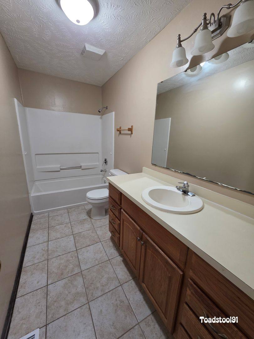 House for rent at 513 Roundtree Dr, Fayetteville, NC 28303