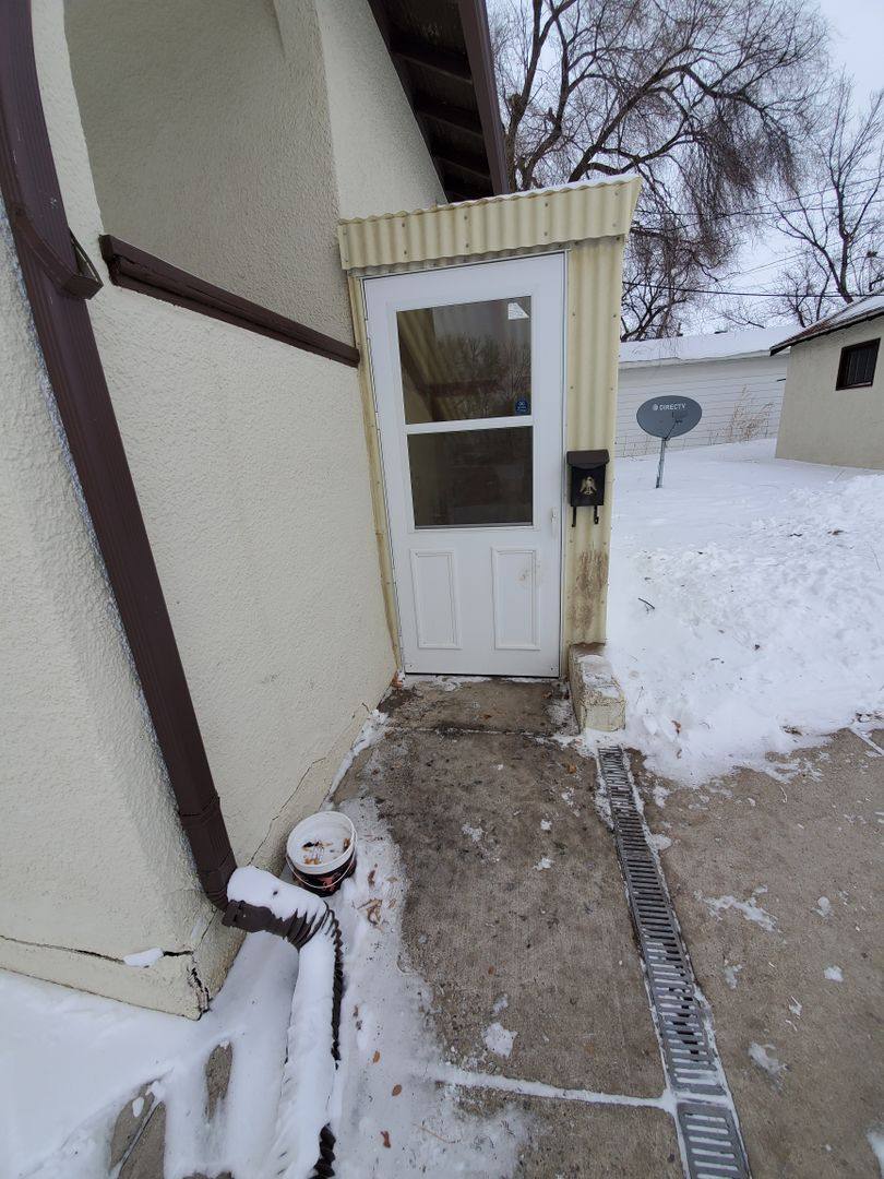 Apartment for rent at 1106 E Ave, Bismarck, ND 58501