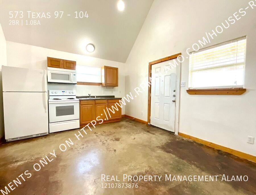 Apartment for rent at 573 Texas 97 #104, Floresville, TX 78114
