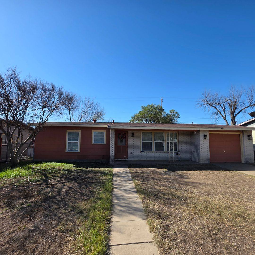 House for rent at 226 Antrim Dr, San Antonio, TX 78218