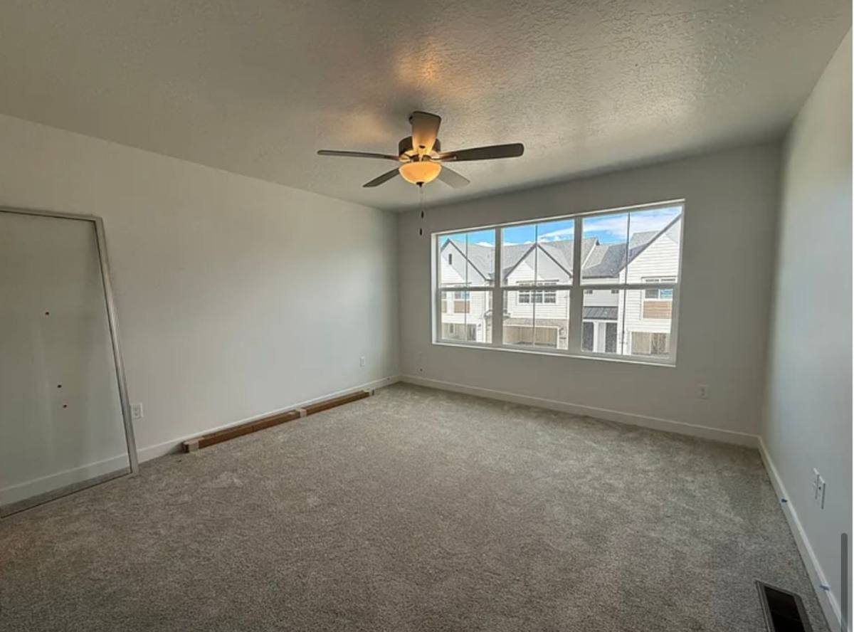 Townhouse for rent at 3661 S 4575 W, Ogden, UT 84401