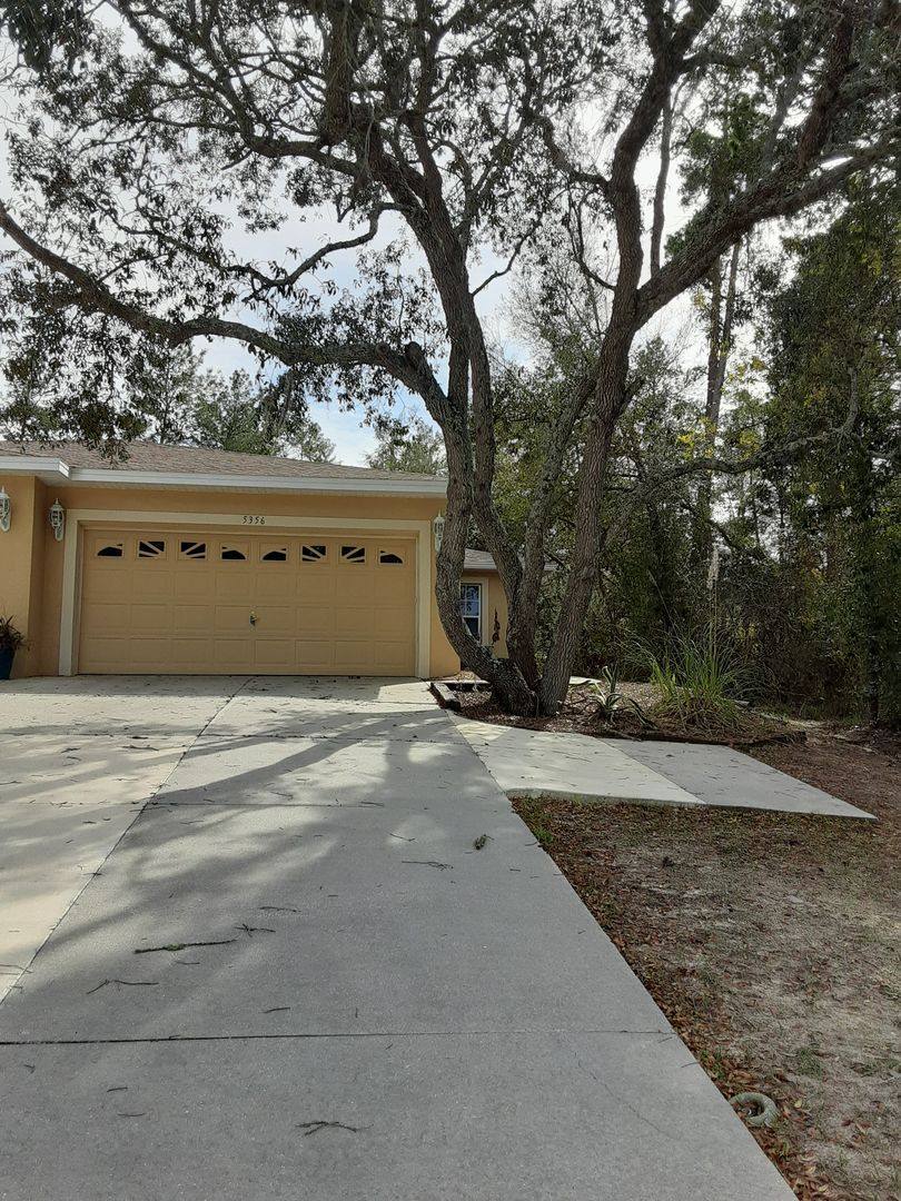 House for rent at 5356 W Oak Park Blvd, Homosassa, FL 34446