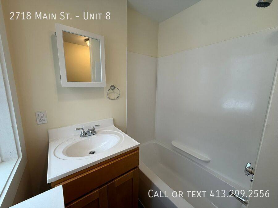 Apartment for rent at 2718 Main St #8, Springfield, MA 01107