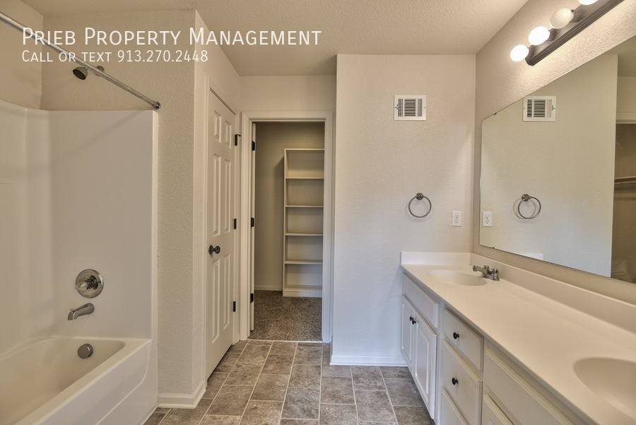 Townhouse for rent at 12652 S Noreston St #BUILDING 30, Olathe, KS 66061