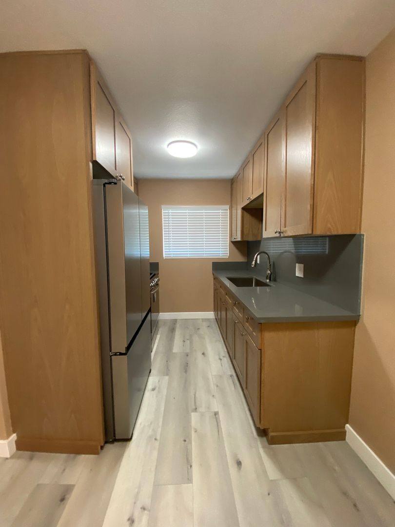 Apartment for rent at 3711 Normandie Ave, Los Angeles, CA 90007