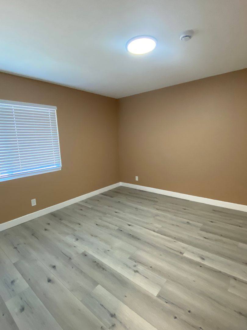 Apartment for rent at 3711 Normandie Ave, Los Angeles, CA 90007