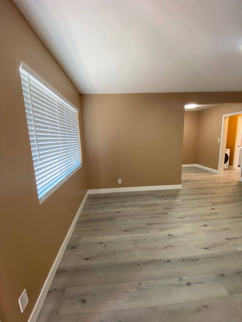 Apartment for rent at 3711 Normandie Ave, Los Angeles, CA 90007